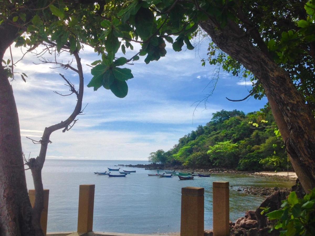 Ban Tawansongfa Hotel Lang Suan Buitenkant foto