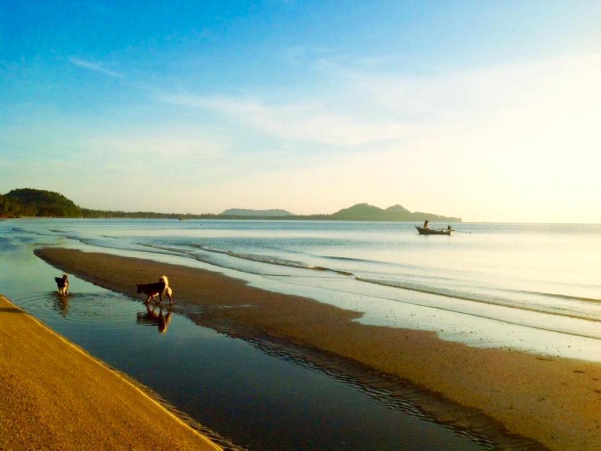 Ban Tawansongfa Hotel Lang Suan Buitenkant foto